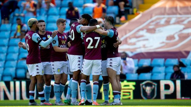 卡雷拉斯染红全程：对裁判让任意球重开不满染黄，随后抱怨吃直红（卡雷拉斯红牌过程：不满任意球重踢先吃黄，继续抱怨遭直红）