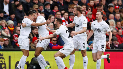 足协举办年度教练研修班，亚欧足球专家进行主题分享（足协举行年度教练研修班，亚欧足球专家带来主题演讲）