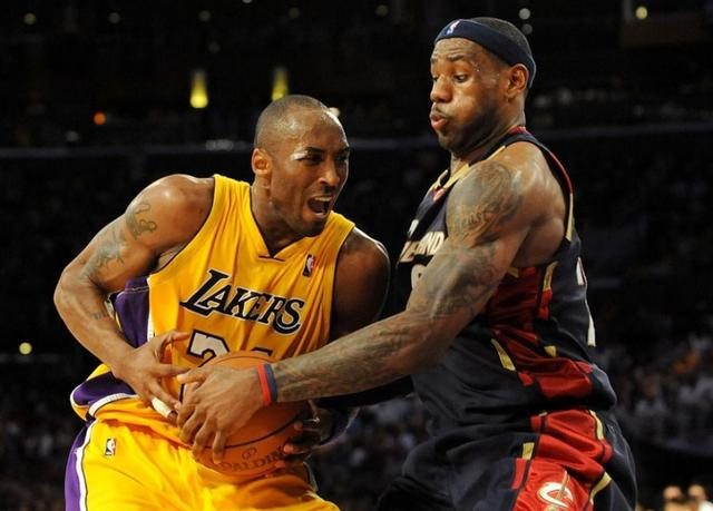 吴少聪纪念足协杯夺冠：很开心来国安第一年就能为冠军做贡献（吴少聪庆祝足协杯捧杯：加盟国安首年就能为冠军出力很开心）