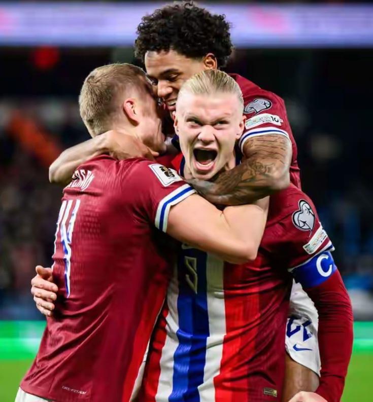 仅次于拉莫斯和魔笛，佩里西奇是欧冠打入点球第三年长的球员（佩里西奇成欧冠点球破门球员中年龄第三，仅次拉莫斯与魔笛）