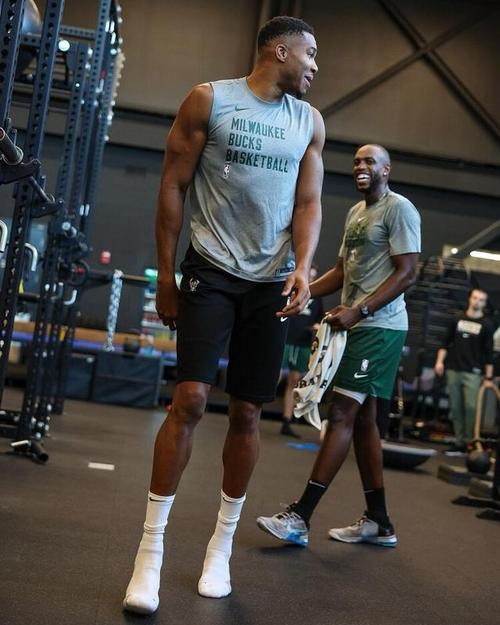 球星用表现回应所有质疑（球星以实力回击所有质疑）