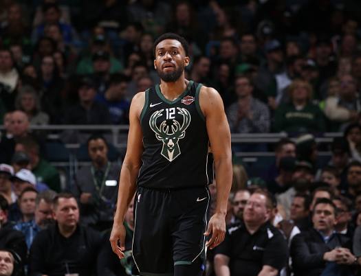 勇士vs骑士裁判报告：出现3次漏吹，2次对骑士不利（勇士对骑士裁判报告：3次漏判，其中2次不利骑士）