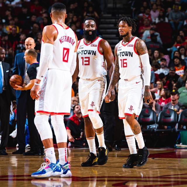 米体：霍伊伦像卡瓦尼或早期伊瓜因，对球队进攻端是锦上添花（米体：霍伊伦风格近似卡瓦尼与早期伊瓜因，为球队锋线如虎添翼）