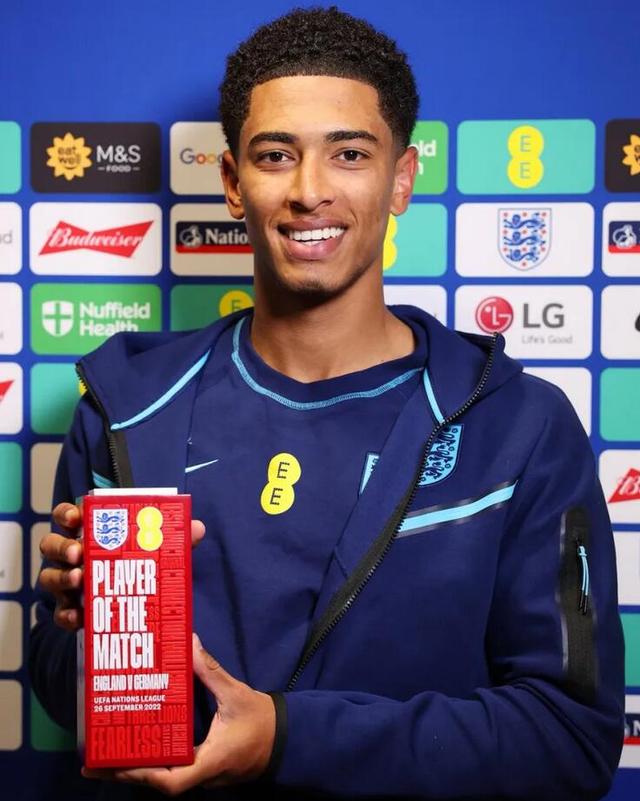 科斯蒂奇：这段时间对我来说很艰难，队友们给了我很大帮助（科斯蒂奇：这阵子很难熬，感谢队友鼎力相助）