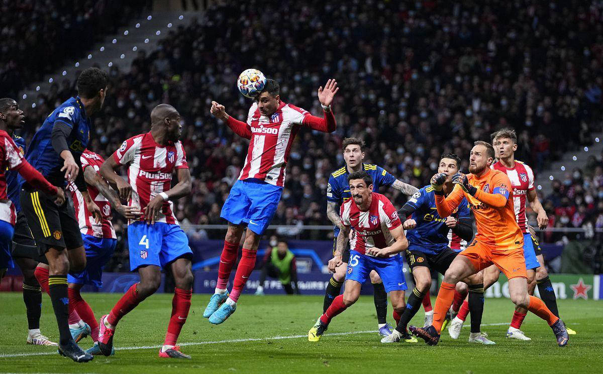 利物浦双星身价暴跌2000万欧！克洛普遗留下的阵容隐患爆发（利物浦两将身价缩水2000万欧，克洛普遗留阵容短板集中暴露）