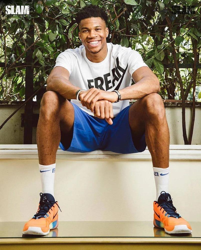 奥尔莫肩伤缺阵一个月，巴萨迎赛季关键考验（奥尔莫肩伤休战四周，巴萨迎来赛季关键期考验）